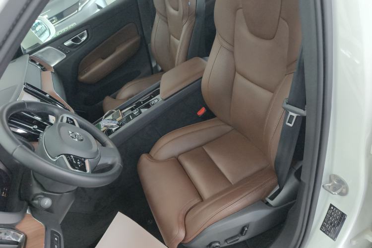 Used Volvo XC60 New Energy 2025 Plug-in Hybrid Long-Range All-Wheel Drive Smart Luxury Edition