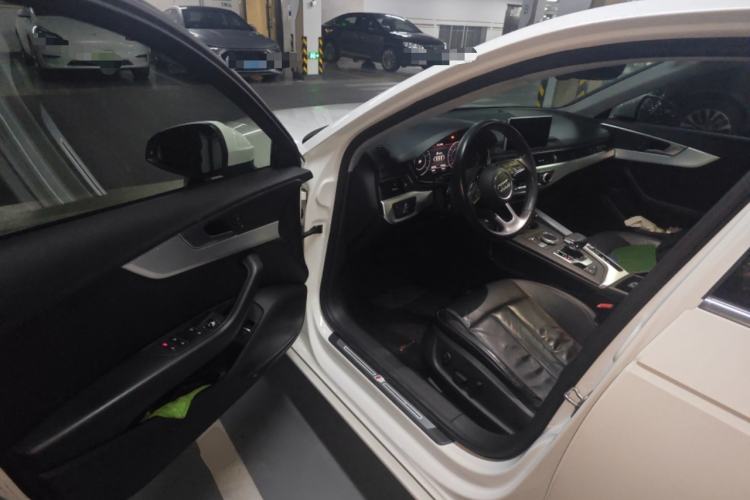 Used Audi A4L 2018 30th Anniversary Edition 40 TFSI Fashion Model
