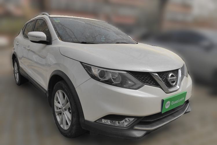 Used Nissan Qashqai 2016 2.0L CVT Elite Edition Front Right 45 Deg