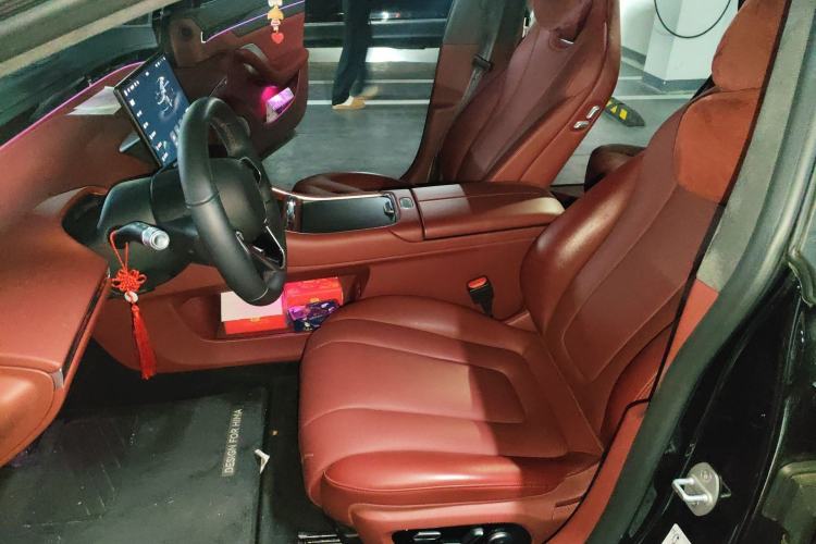 Used Hima Luxeed S7 2025 855 km Max
