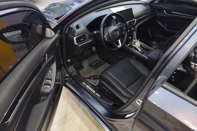 Used Honda Accord 2022 260TURBO Phantom Night · Prestige Edition Driver Seat