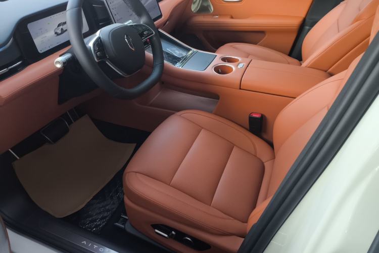 Used Hima AITO M5 2025 Extended-Range Ultra Rear-Wheel-Drive Version Left Front Seat