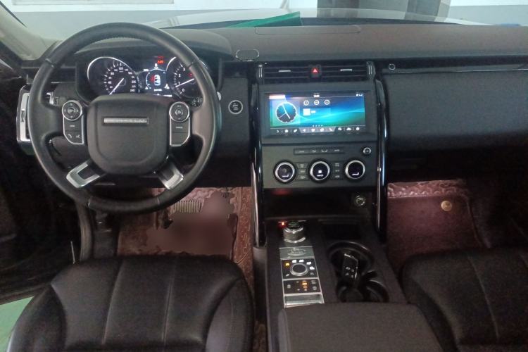 Used Land Rover Discovery 2018 3.0 SC V6 SE Center Console