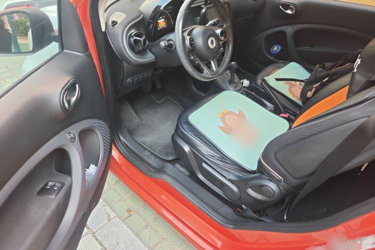 Used smart fortwo 2015 1.0L 52 kW Hardtop Passion Edition Driver Seat