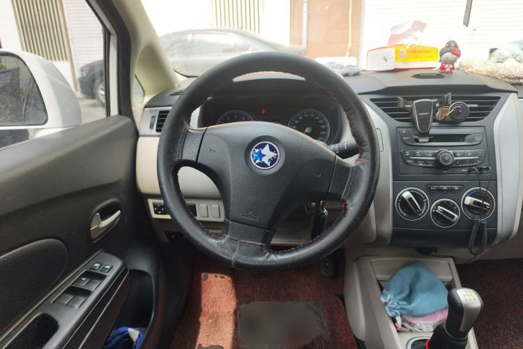 Used Venucia R50 2015 1.6L Manual Fashion Edition Steering Wheel