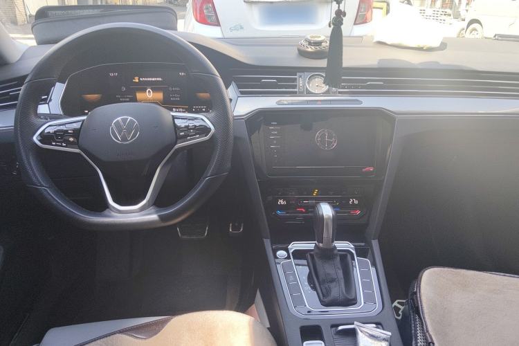 Used Volkswagen Magotan 2023 2 Million Units Limited Edition 330TSI DSG Leading Version Center Console