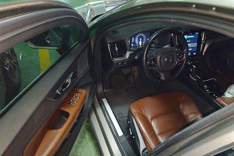 Used Volvo S60 2020 T4 Zhiyi Luxury Edition