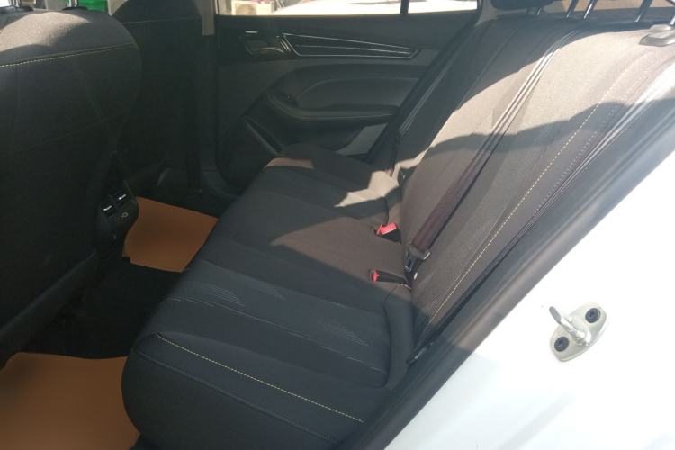 Used Roewe i5 2021 1.5L Manual Platinum Edition
