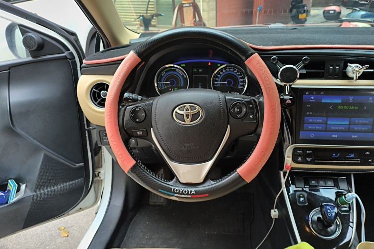 Used Toyota Corolla 2017 Revised Dual-Engine 1.8L E-CVT Elite Edition Steering Wheel