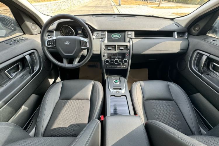 Used Land Rover Discovery Sport 2016 2.0T S Interior 1