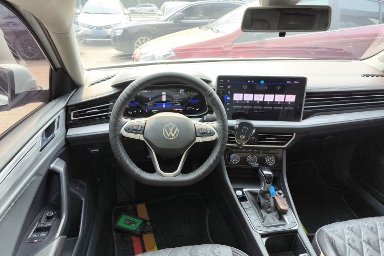 Used Volkswagen Sagitar 2023 300TSI DSG Excellence Edition Steering Wheel