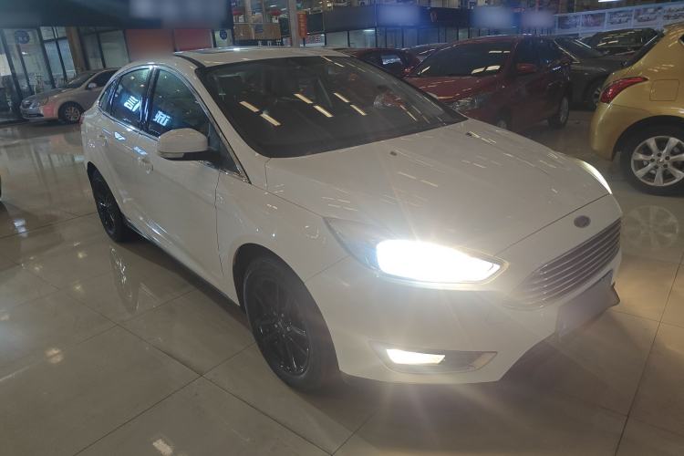 Used Ford Focus 2017 Sedan 1.6L Automatic Fashion Edition Smart Drive Version Front Right 45 Deg