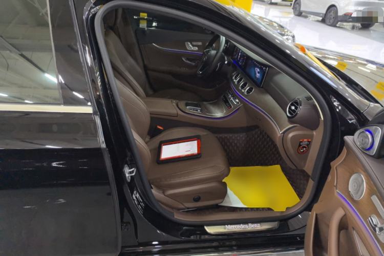 Used Mercedes-Benz E-Class 2021 Restyled E 300 L Luxury Edition Right Front Seat