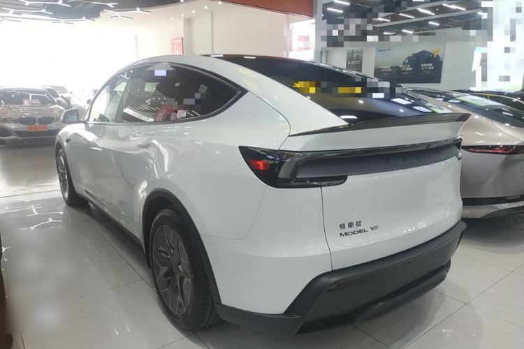 Used Tesla Model Y L 2025 Model Long-Range All-Wheel-Drive Version Exterior 2