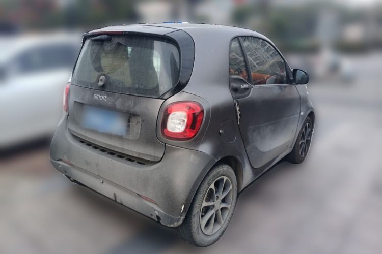 Used smart fortwo 2015 1.0L 52 kW hardtop Dynamic version