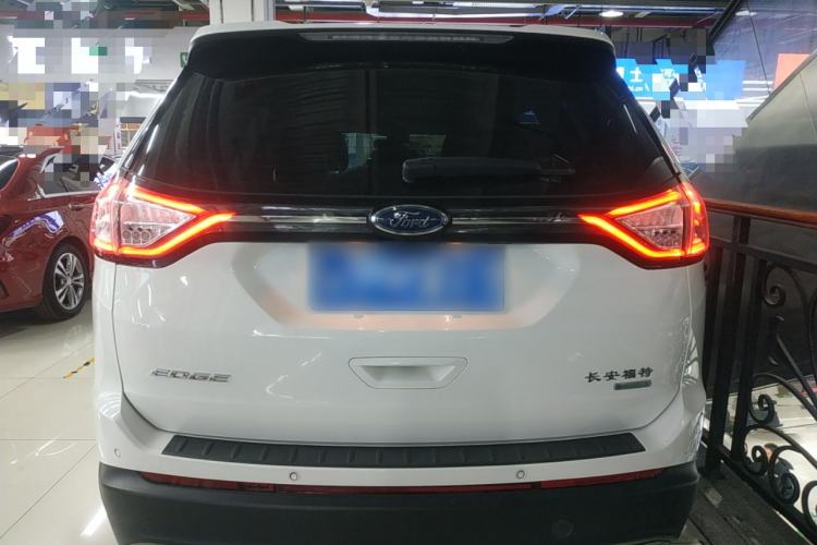 Used Ford Edge 2018 EcoBoost 245 Two-Wheel-Drive Platinum Edition 5 Seats
