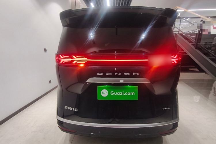 Used Denza D9 2024 EV 600 Four-Wheel-Drive Flagship Model Rear