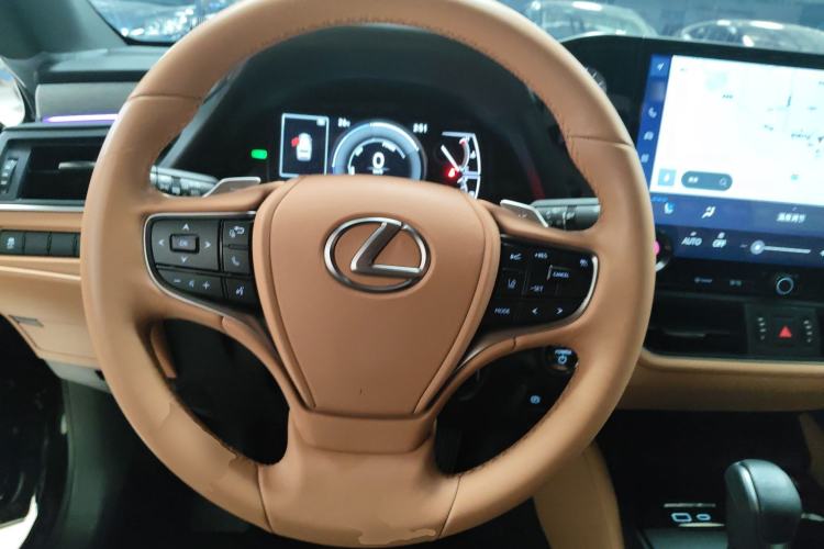 Used Lexus ES 2025 300h Deluxe Edition Steering Wheel