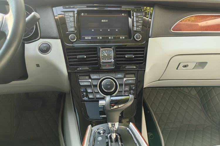 Used Hongqi H7 2015 2.0T Luxury Model
