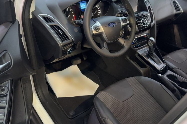 Used Ford Focus 2012 Hatchback 1.6L Automatic Fashion Edition