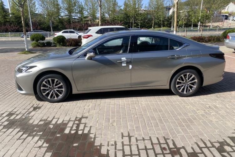 Used Lexus ES 2025 200 Premium Edition
