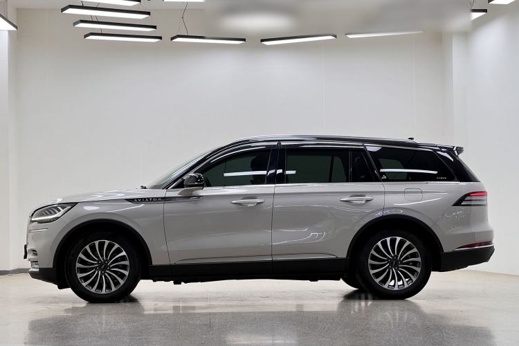 Used Lincoln Aviator 2020 3.0T V6 Four-Wheel Drive Premium Edition Exterior 2