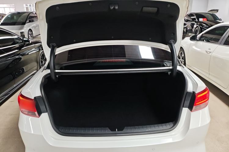 Used Kia K5 2016 1.6T Automatic LUX
