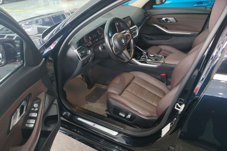 Used BMW 3 Series 2021 Second Facelift 320Li M Sport Package
