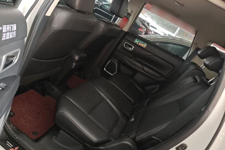 Used Mitsubishi Outlander 2016 2.4L 4x4 Luxury Edition 7-Seater
