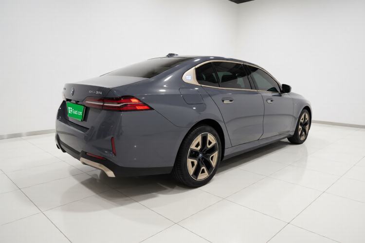 Used BMW i5 2024 eDrive 35L M Sport Package
