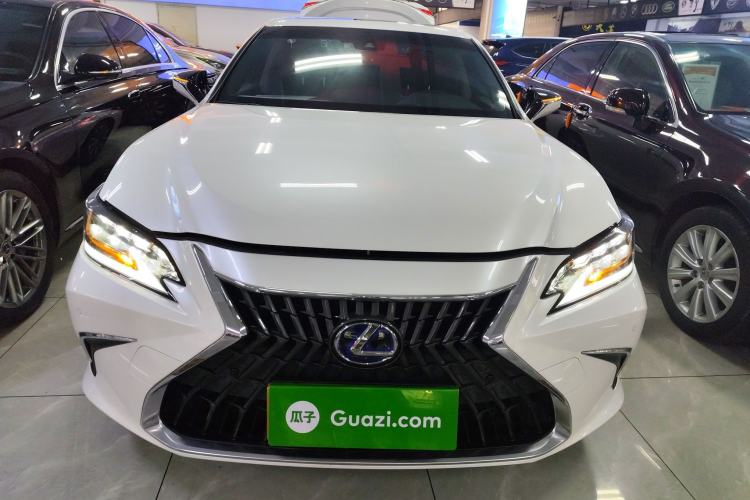 Used Lexus ES 2021 300h Excellence Edition
