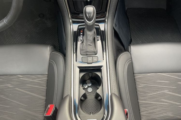 Used Cadillac ATS-L 2017 28T Tech Edition Gear Lever