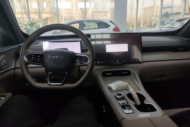 Used Chery Tiggo 8 PLUS C-DM 2025 1.5T 116 km Prestige Version 5 Seats