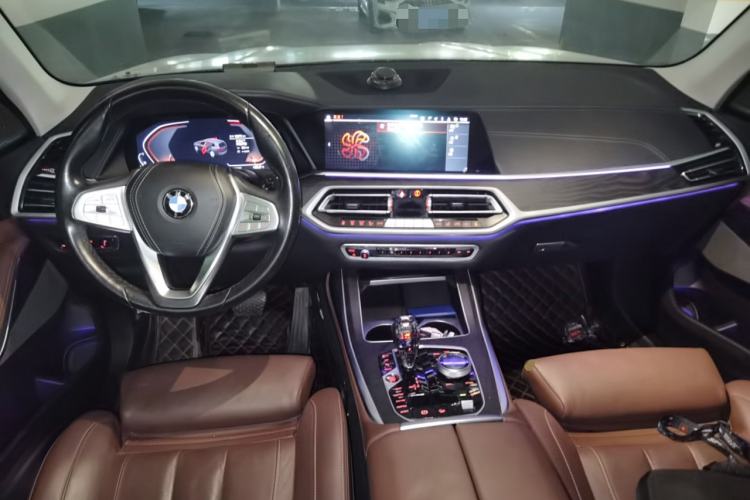 Used BMW X7 2021 xDrive40i Luxury Package with Leading Features
