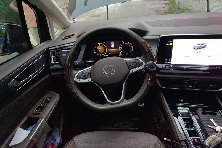 Used Volkswagen Viloran 2022 380TSI Luxury Edition
