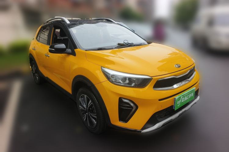 Used Kia kx1 Stonic 2019 1.4L Automatic Sport Edition China VI Front Right 45 Deg