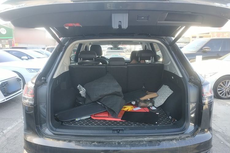 Used Volkswagen Tayron 2024 300TSI Two-Wheel-Drive Luxury Plus Advanced Version Trunk