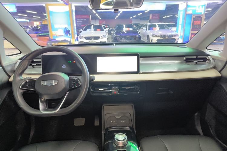 Used Geometry E Firefly 2022 401 km Linglong Tiger 4 Seats