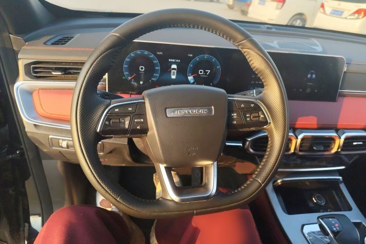 Used JETOUR X70 PLUS 2023 1.5T DCT Ziqiang PRO+ 7-Seater

