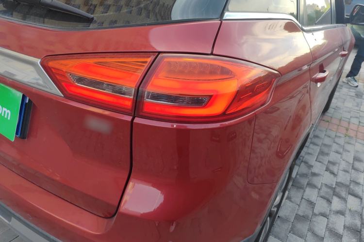 Used Geely Auto Emgrand X7 Sport 2016 1.8TD Automatic Smart Model Right Rear Taillight