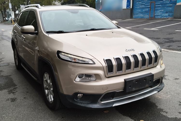 Used Jeep Cherokee 2017 2.0L Superior Edition