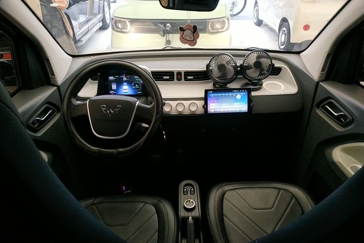 Used Wuling Hongguang MINIEV 2022 Macaron Premium Model – Lithium Iron Phosphate Center Console