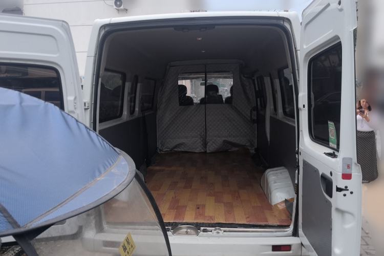 Used SAIC MAXUS Xintu V80 2023 2.0T AMT Classic Aoyuntong Long Wheelbase Mid-Height 6/7/8/9-Seater