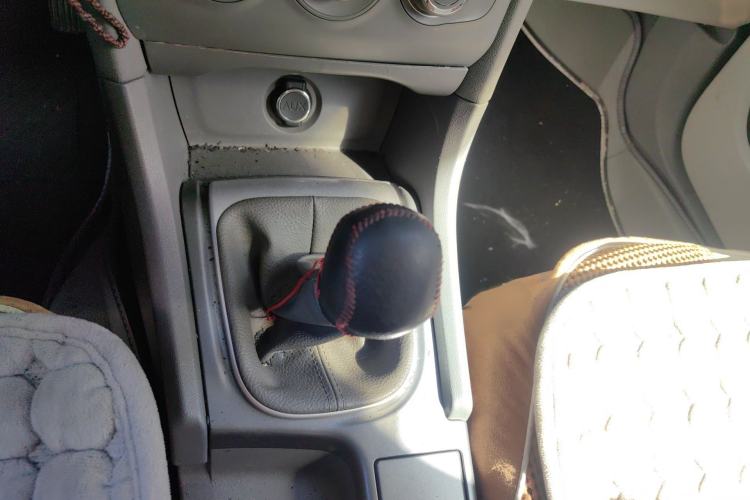 Used Citroen C4L 2014 1.8L Intelligent Drive Manual Enjoyment Model Gear Lever