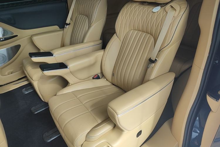 Used VOYAH Dream 2025 PHEV Four-Wheel-Drive Flagship Kunpeng Edition
