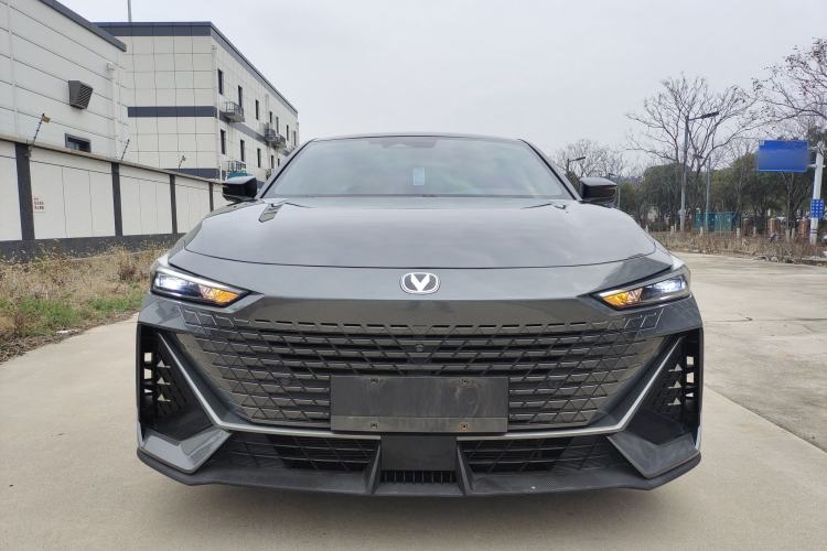 Used Changan UNI-V 2022 1.5T Smart Navigation Version
