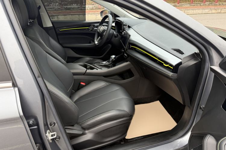 Used Roewe i5 2021 Revised Version 1.5L CVT Diamond Edition Interior 2