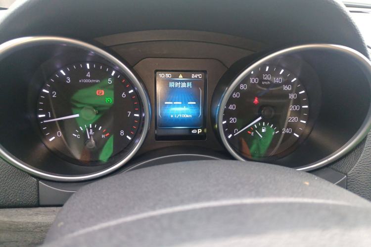 Used Haval H8 2015 2.0T Two-Wheel-Drive Standard Version
