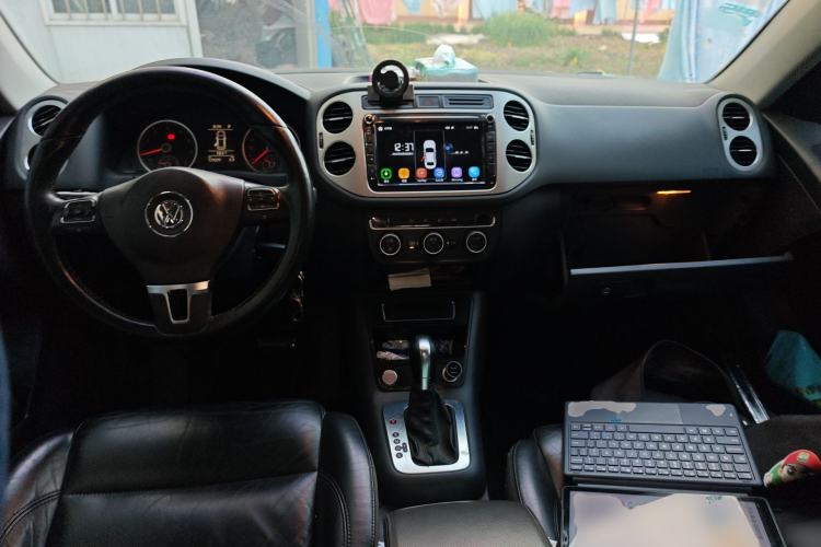 Used Volkswagen Tiguan 2013 1.8 TSI Automatic Two-Wheel Drive Comfort Edition Center Console