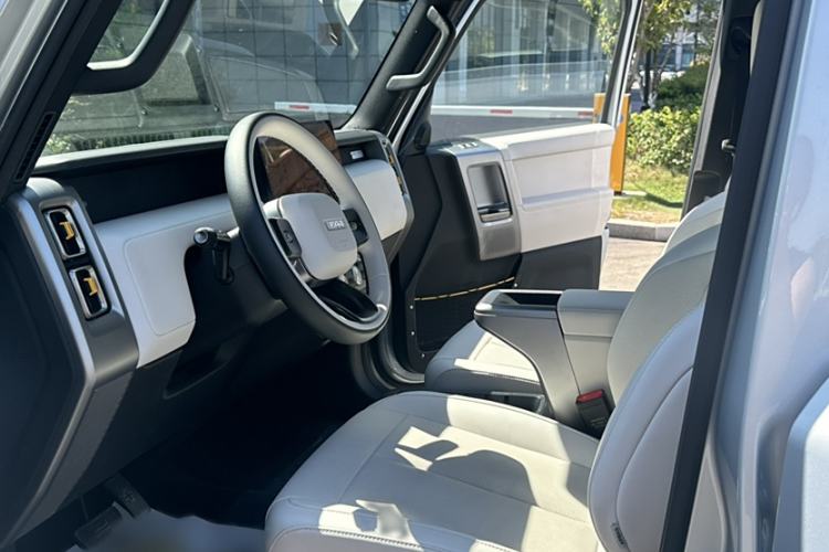 Used iCAR V23 2025 401 Two-Wheel Drive Intelligent Driving Version